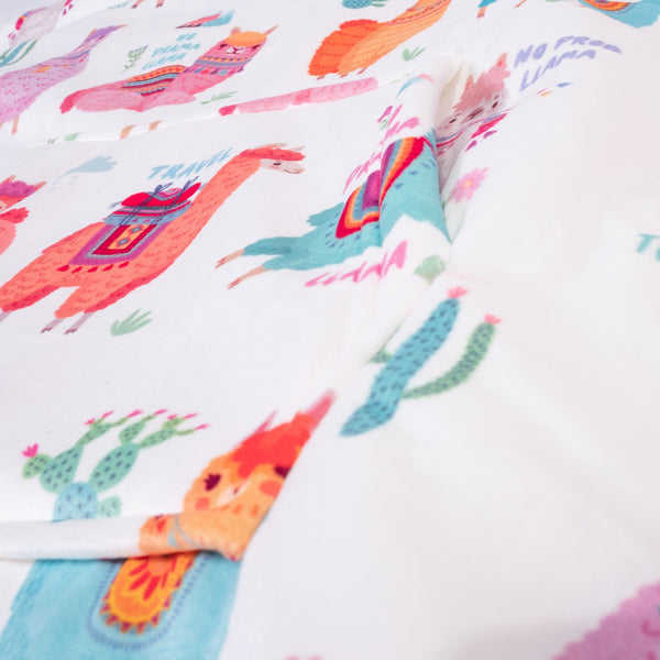 Ekstra Stort Hettegenserpledd for Voksne - Minky Llama Fabric Close-up Image