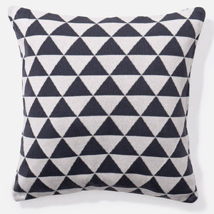 Putetrekk 47 x 47cm - Strikket Geo