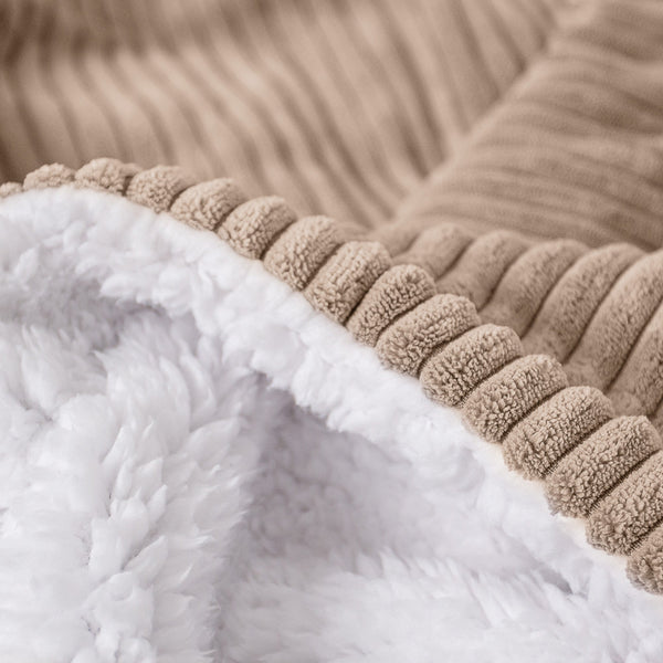 Sherpateppe - Kordfløyel Sand Fabric Close-up Image