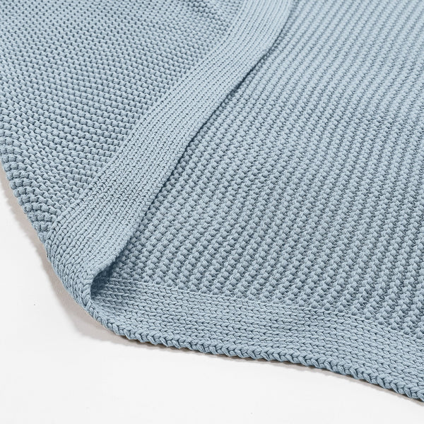 Sofa Pledd / Teppe - Ellos Grovstrikket Disig Blå Fabric Close-up Image